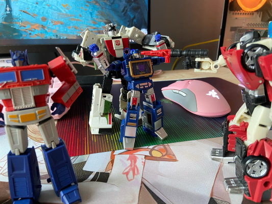 变形金刚大师级 MP-39 飞毛腿