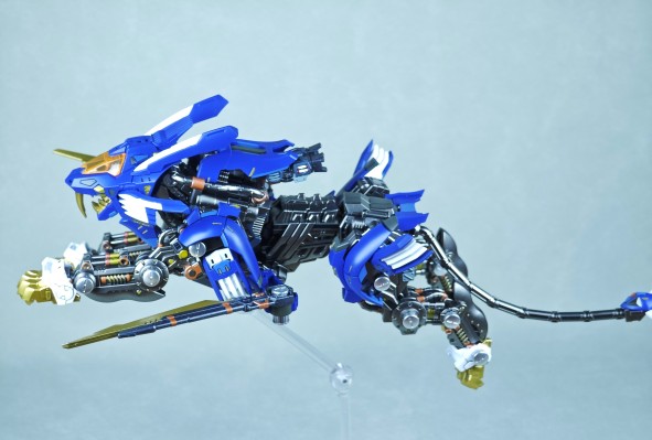 REALIZE MODEL  RMZ-01 超重剑长牙狮