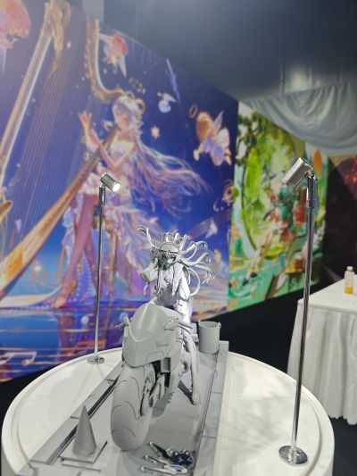洛天依·复古未来系列正比手办
