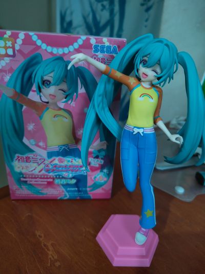 初音未来联名时尚魔女拉芙与贝莉 Desktop×Decorate Collections“初音未来”拉芙衣装款