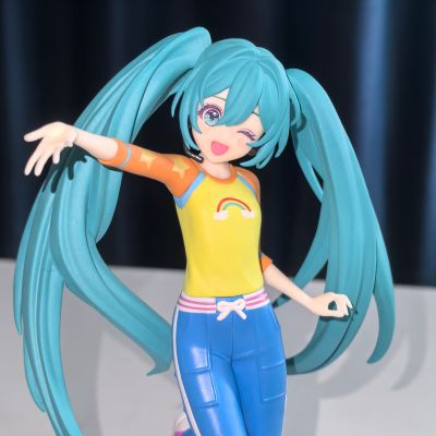 初音未来联名时尚魔女拉芙与贝莉 Desktop×Decorate Collections“初音未来”拉芙衣装款