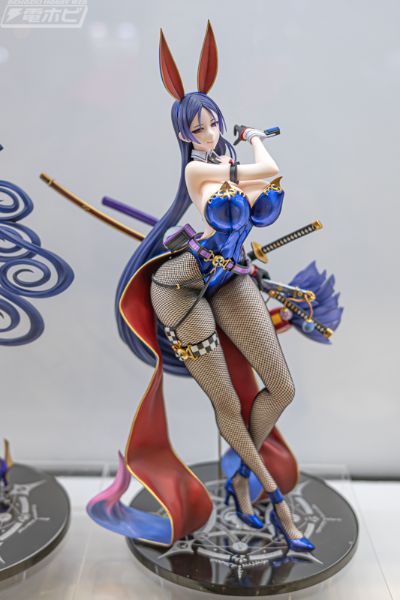 源赖光 兔女郎