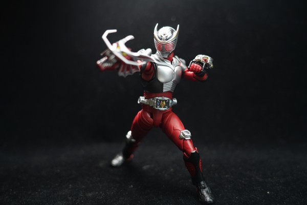 S.H.Figuarts（真骨雕制法） 假面骑士龙骑
