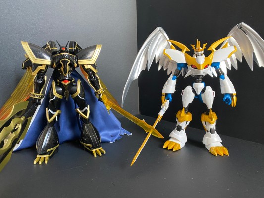 S.H.Figuarts 帝皇龙甲兽（圣骑士形态）