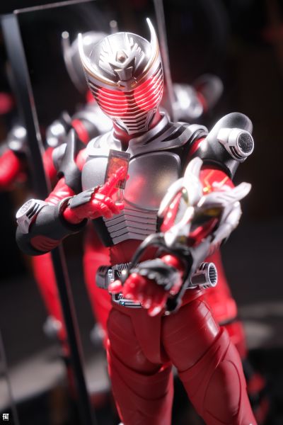 S.H.Figuarts（真骨雕制法） 假面骑士龙骑