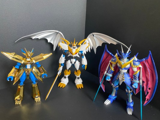 S.H.Figuarts 帝皇龙甲兽（圣骑士形态）