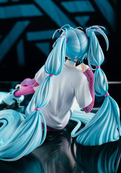 初音未来×米山舞 The Latest Street Style 