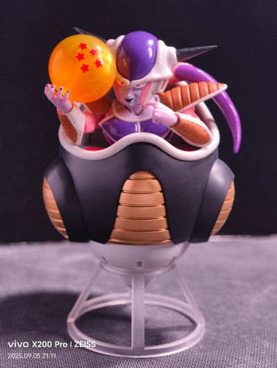 S.H.Figuarts  弗利萨 第一形态+弗利萨飞船