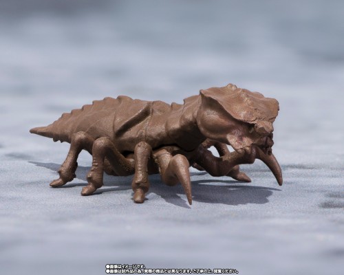 S.H.MonsterArts 超翔龙美加奇拉斯 进化套装