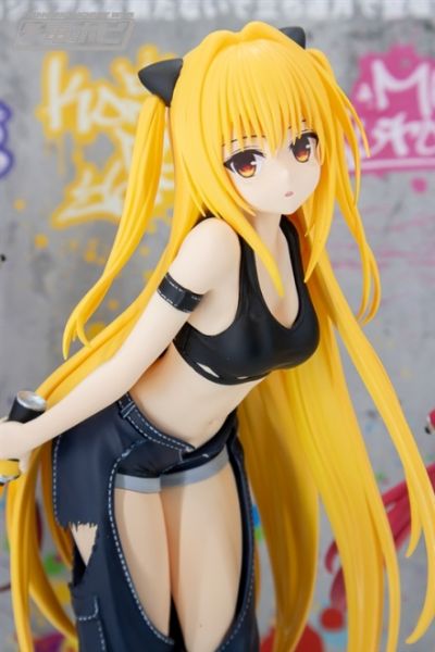 GLITTER&GLAMOURS 出包王女DARKNESS  金色暗影 街头造型