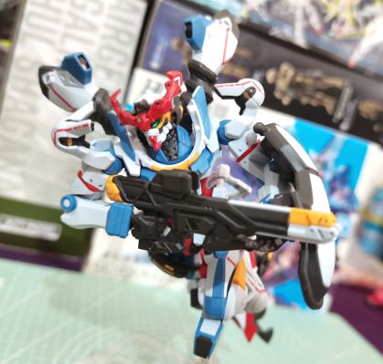 HG 1/144 夸克斯高达