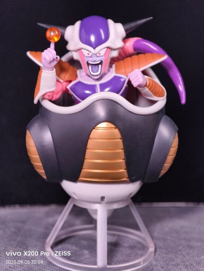 S.H.Figuarts  弗利萨 第一形态+弗利萨飞船