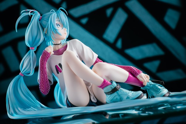 初音未来×米山舞 The Latest Street Style 