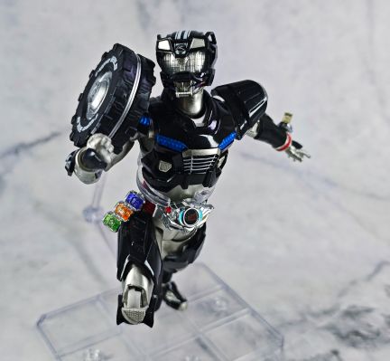 S.H.Figuarts 假面骑士驰骑 假面骑士驰骑 狂野型