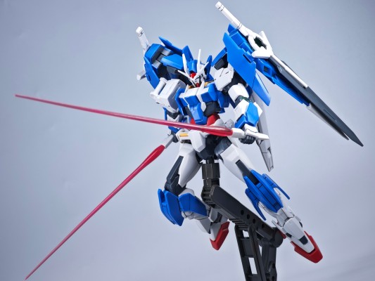 HGBD 1/144 00高达王牌潜行者