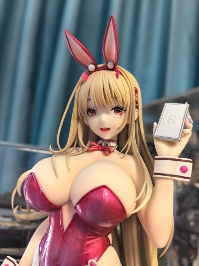 胜利女神：妮姬 毒蛇：毒兔