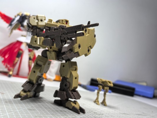 30MM 1/144 eEXM-9 巴斯基洛特[棕色]