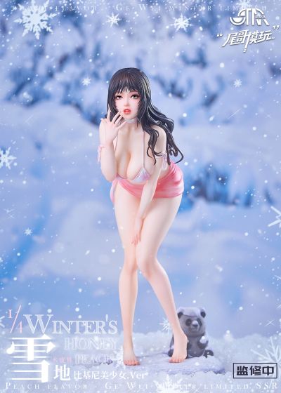 雪地水蜜桃比基尼美少女 1/4雕像