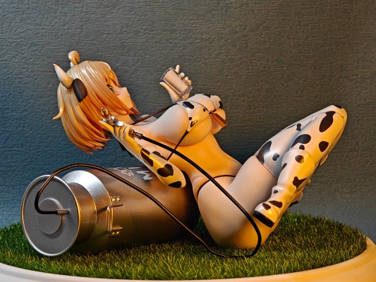 兔女郎服装计划 索菲亚· F· 希琳 奶牛纹比基尼