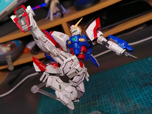 RG 1/144 闪光高达