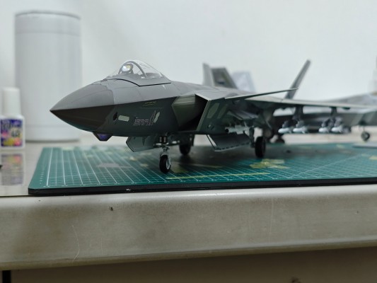 LS-002 歼-20“威龙”隐形战斗机