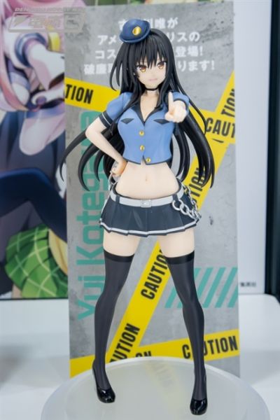 出包王女DARKNESS 独特魅力 金色暗影 街头造型
