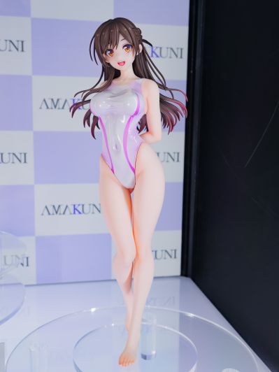 租借女友 水原千鹤 水色线条竞技泳装