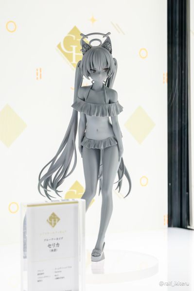 蔚蓝档案 黑见芹香（泳装）