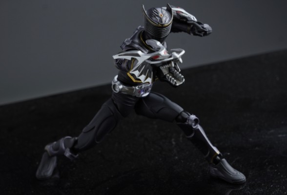 Figure-rise Standard  剧场版 假面骑士龙骑 终章 假面骑士龙牙