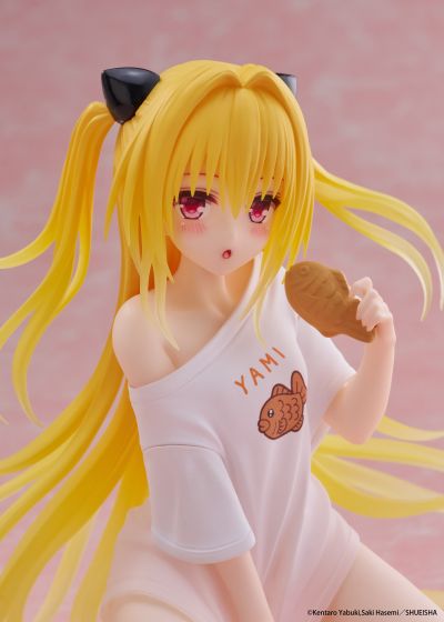 出包王女DARKNESS 可爱桌摆人偶  金色暗影~居家服造型~
