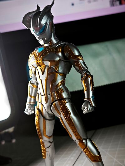 S.H.Figuarts 终极赛罗闪耀型（新生代版）（暂译）