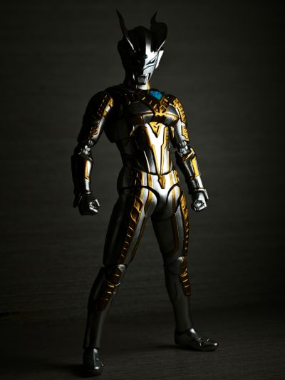 S.H.Figuarts 终极赛罗闪耀型（新生代版）（暂译）