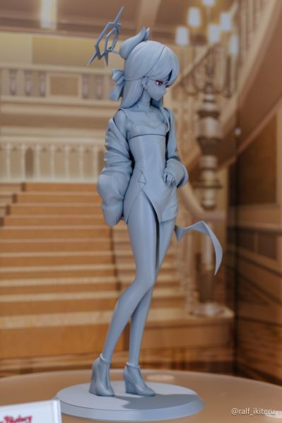 鬼方佳代子 礼服