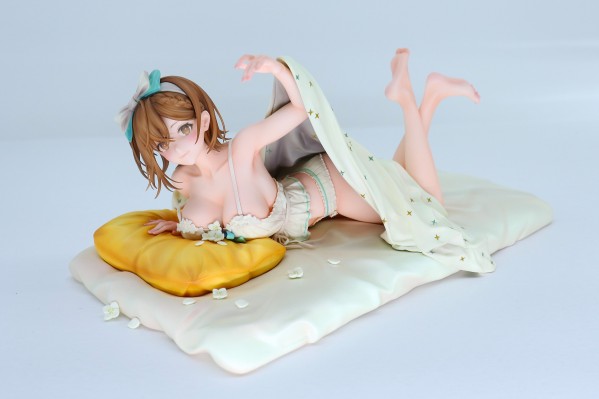 碧蓝航线 × 莱莎的炼金工房2 莱莎琳·斯托特 熬夜的炼金术士