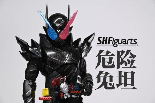 S.H.Figuarts 假面骑士创骑 兔子坦克危险形态 平成世代版