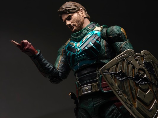 MAFEX 编号238 黑袍纠察队 士兵男孩