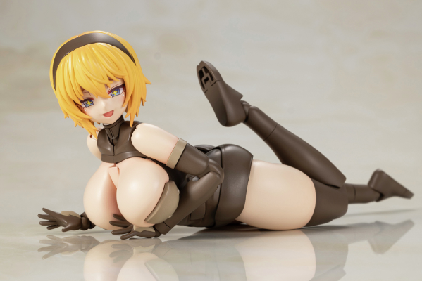 机甲少女 辉锤·甲