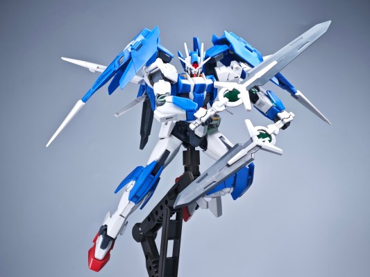 HGBD 1/144 00高达王牌潜行者