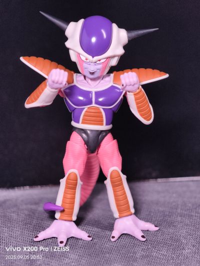 S.H.Figuarts  弗利萨 第一形态+弗利萨飞船