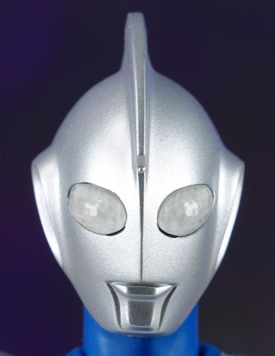 S.H.Figuarts 高斯奥特曼 月神形态