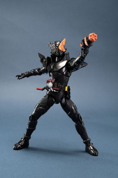 S.H.Figuarts 假面骑士创骑 兔子坦克危险形态 平成世代版