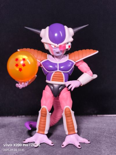 S.H.Figuarts  弗利萨 第一形态+弗利萨飞船