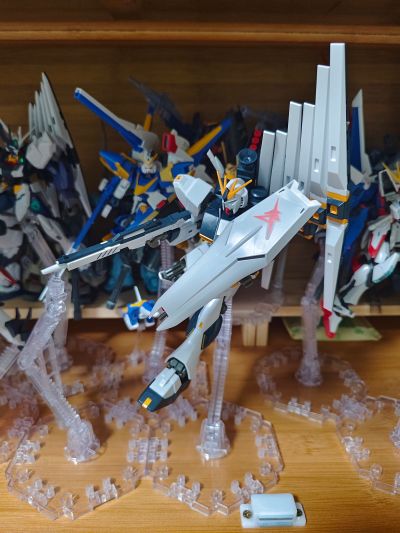 HGUC 1/144 机动战士高达 逆袭的夏亚  Nu高达