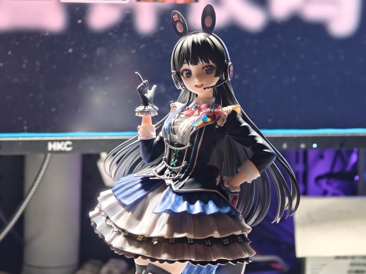 彩虹社 月之美兔