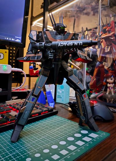 超时空要塞 VF-1S 深红 急速装甲