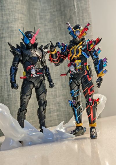 S.H.Figuarts 假面骑士创骑 兔子坦克危险形态 平成世代版