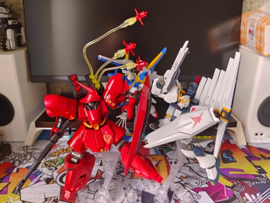 HGUC 1/144 机动战士高达 逆袭的夏亚  Nu高达