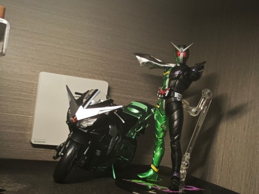 S.H.Figuarts 硬汉摩托（风都侦探改编动画纪念款）