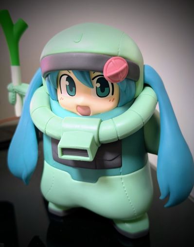 高达45周年联名初音未来 珍藏人偶 夏亚扎古谷努咪[初音未来版]