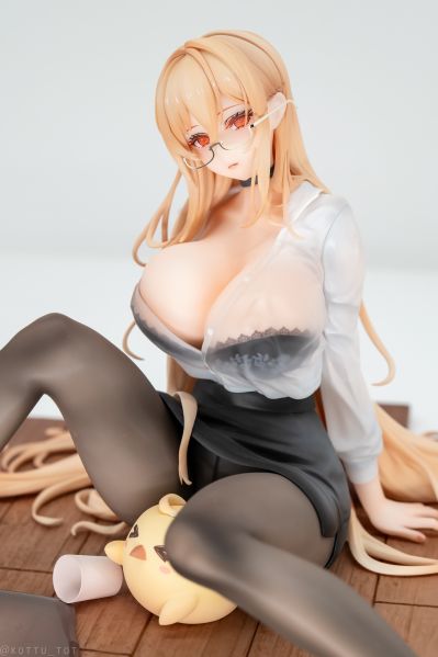 碧蓝航线 怨仇 办公室的“意外”1/7比例手办